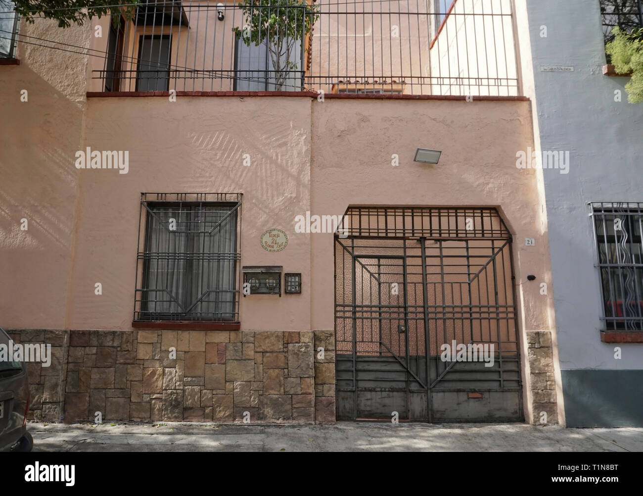Calle Tepeji 21, la casa d'infanzia di direttore, Alfonso Cuaron, attraversata la strada dal punto in cui il filmato, Roma, è stato girato a Colonia Roma Sur Foto Stock