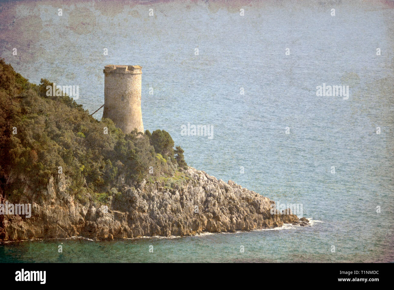 Torre di avvistamento che si affaccia sul mare Foto Stock