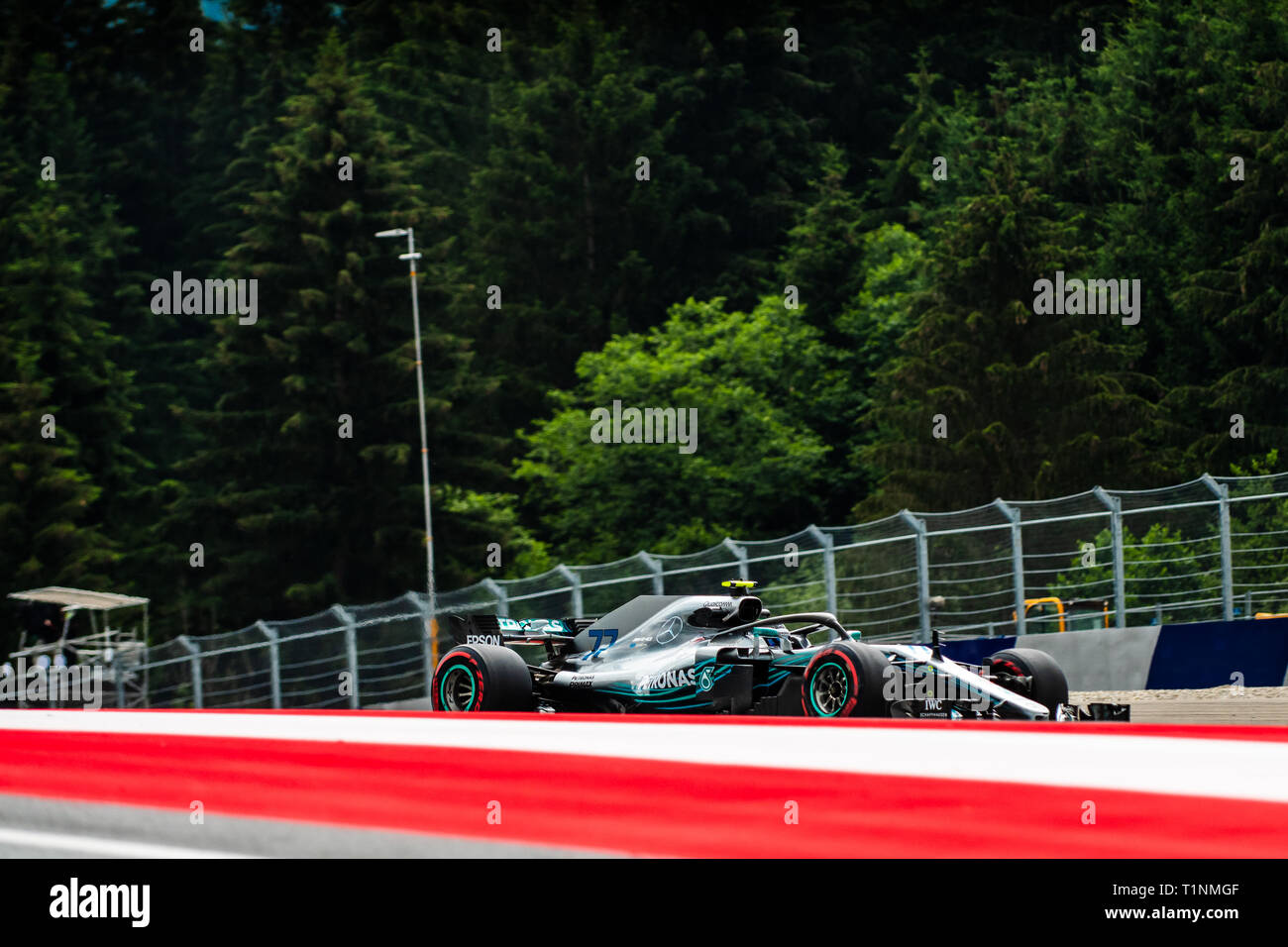 Spielberg/Austria - 06/29/2018 - #77 Valtteri Bottas (FIN) nella sua Mercedes W09 nel corso del PQ2 al Red Bull Ring in anticipo del 2018 Austrian Grand Prix Foto Stock