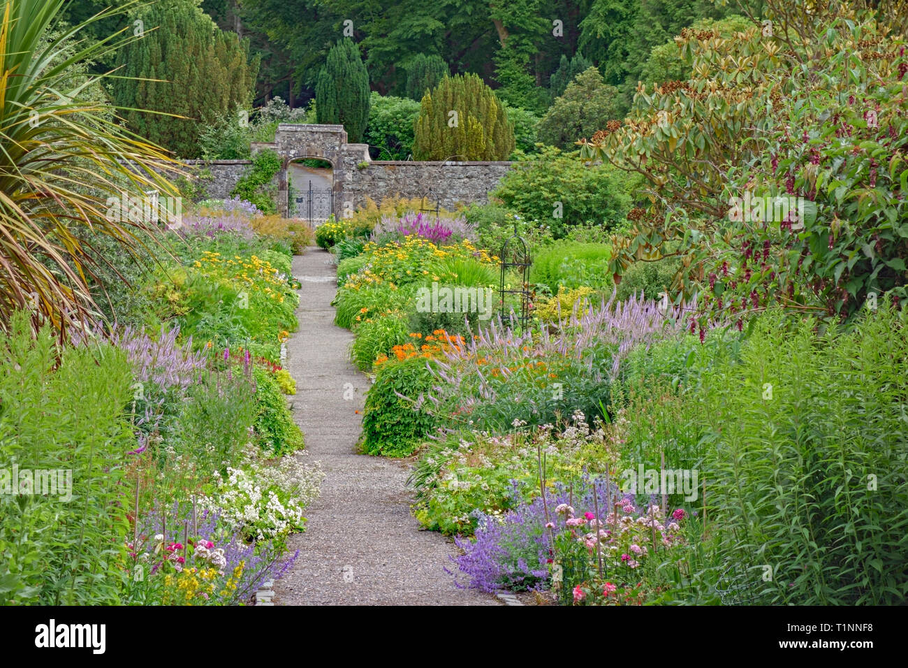 Il giardino murato presso l'hotel di lusso a 5 stelle Glenapp Castle hotel vicino Ballantrae, South Ayrshire, in Scozia, UK. Foto Stock