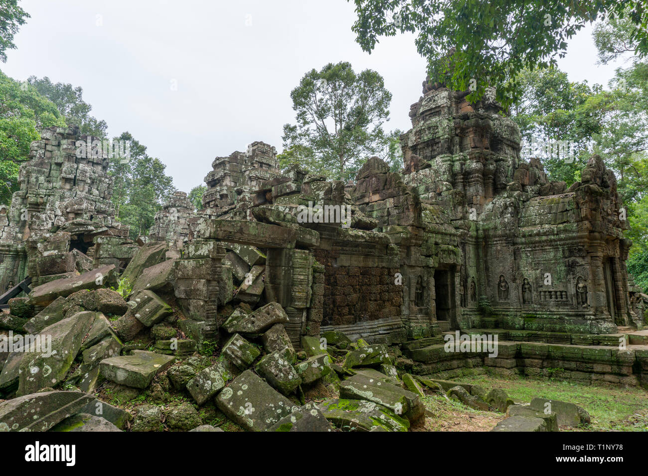 Resti di civiltà khmer vicino alla città di Siem Reap in Cambogia Foto Stock