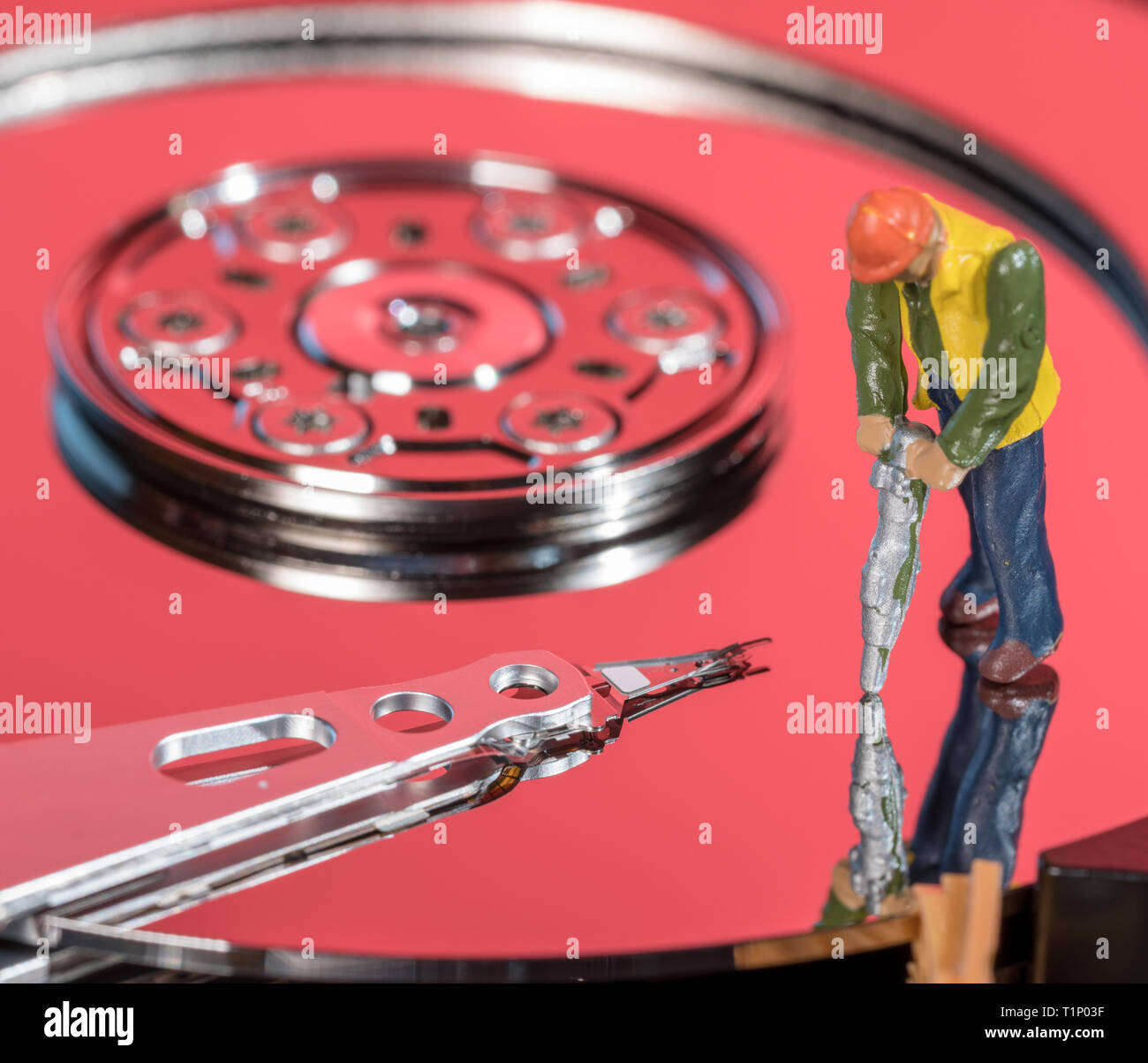 Illustrazione il concetto di intelligenza artificiale o data mining utilizzando il disco rigido Foto Stock