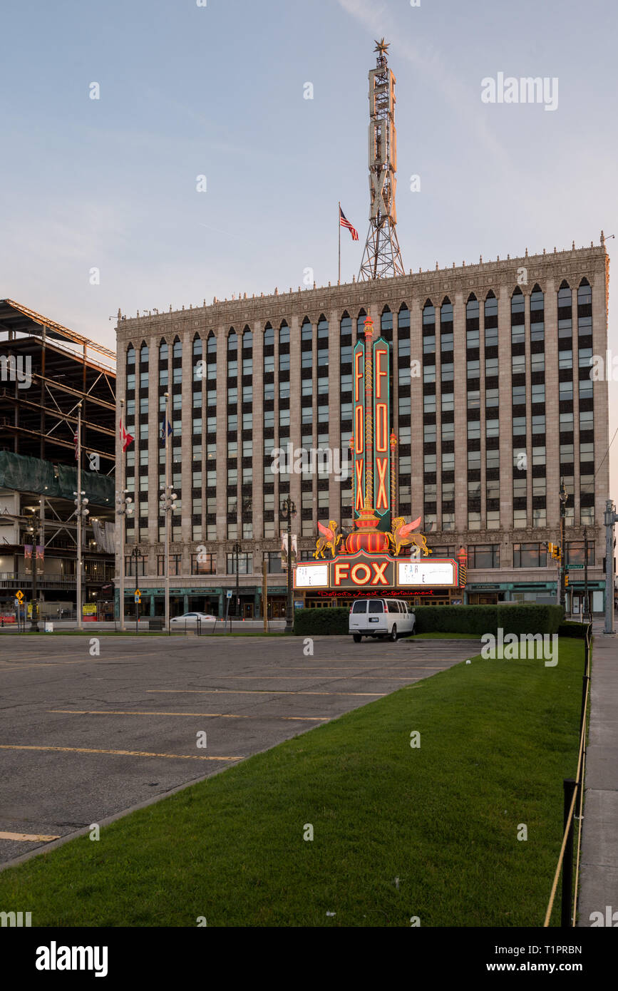 Detroit, Michigan, Stati Uniti d'America - Luglio 05, 2017: esterne dello storico Teatro Fox nel centro di Detroit. La Fox ha aperto nel 1928 e continua ad operare toda Foto Stock