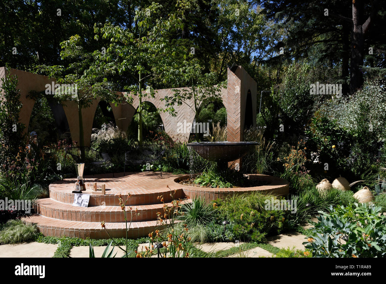 Melbourne, Australia. Il 28 marzo 2019. Best in Show "La Loggia" giardino al Melbourne International Flower e giardino mostra ospitata nel patrimonio storico Royal Exhibition Building e giardini Carlton oltre cinque gloriosi giorni d'autunno. L'evento presenta il meglio del paesaggio floreale e talenti provenienti da Australia e in tutto il mondo a fianco e una vasta gamma di giardino prodotti retail. Credito: Steven Sklifas/Alamy Live News Foto Stock