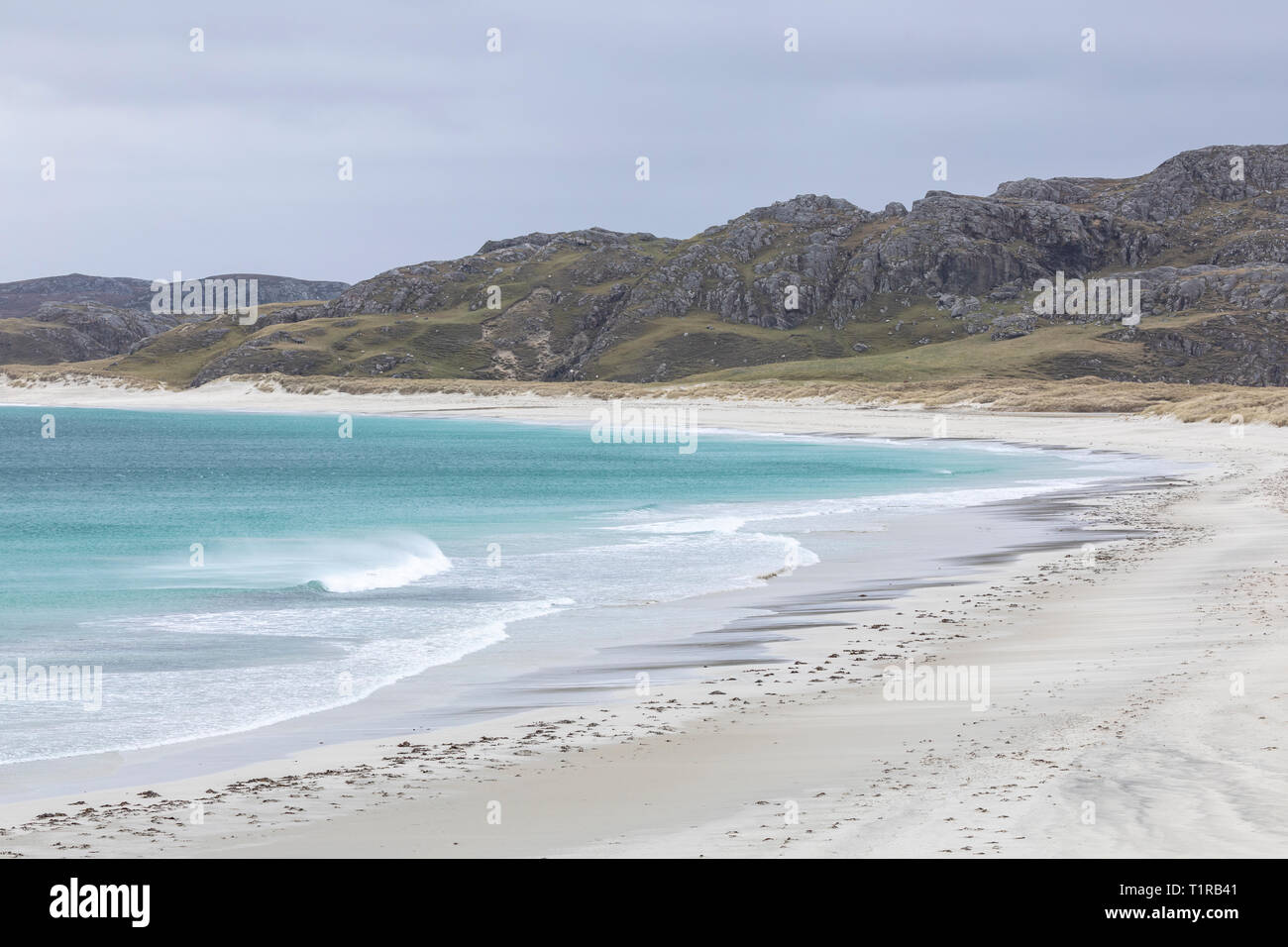 Traigh na Beirigh, isola di Lewis e Harris, UK. 28 Mar, 2019. Alta venti pastella la spiaggia di Traigh na Beirigh sulla parte occidentale di Lewis e Harris nelle Ebridi Esterne, Scotland, Regno Unito. Credito: Julian Elliott/Alamy Live News Foto Stock