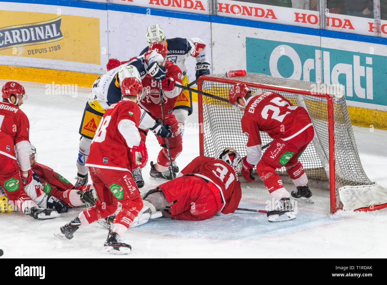 Losanna, Svizzera. 28 marzo, 2019. LNA svizzera di hockey su ghiaccio HC LOSANNA VS EV ZUG - Lausanne Hc Vs RV Zug a Vaudoise Arena, Losanna (Playoff, semi-finale atto II), 28-03-2019. Credito: Eric Dubost/Alamy Live News Foto Stock