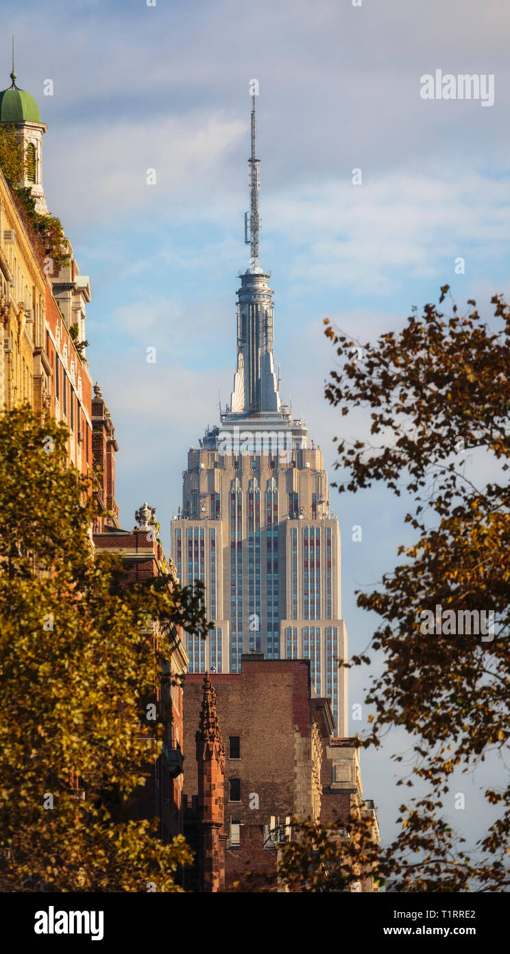 Empire State Building di New York City, nello Stato di New York, Stati Uniti d'America. La 102 piani di edificio Art Deco progettato da studio di architettura Shreve, Agnello & Harmon Foto Stock