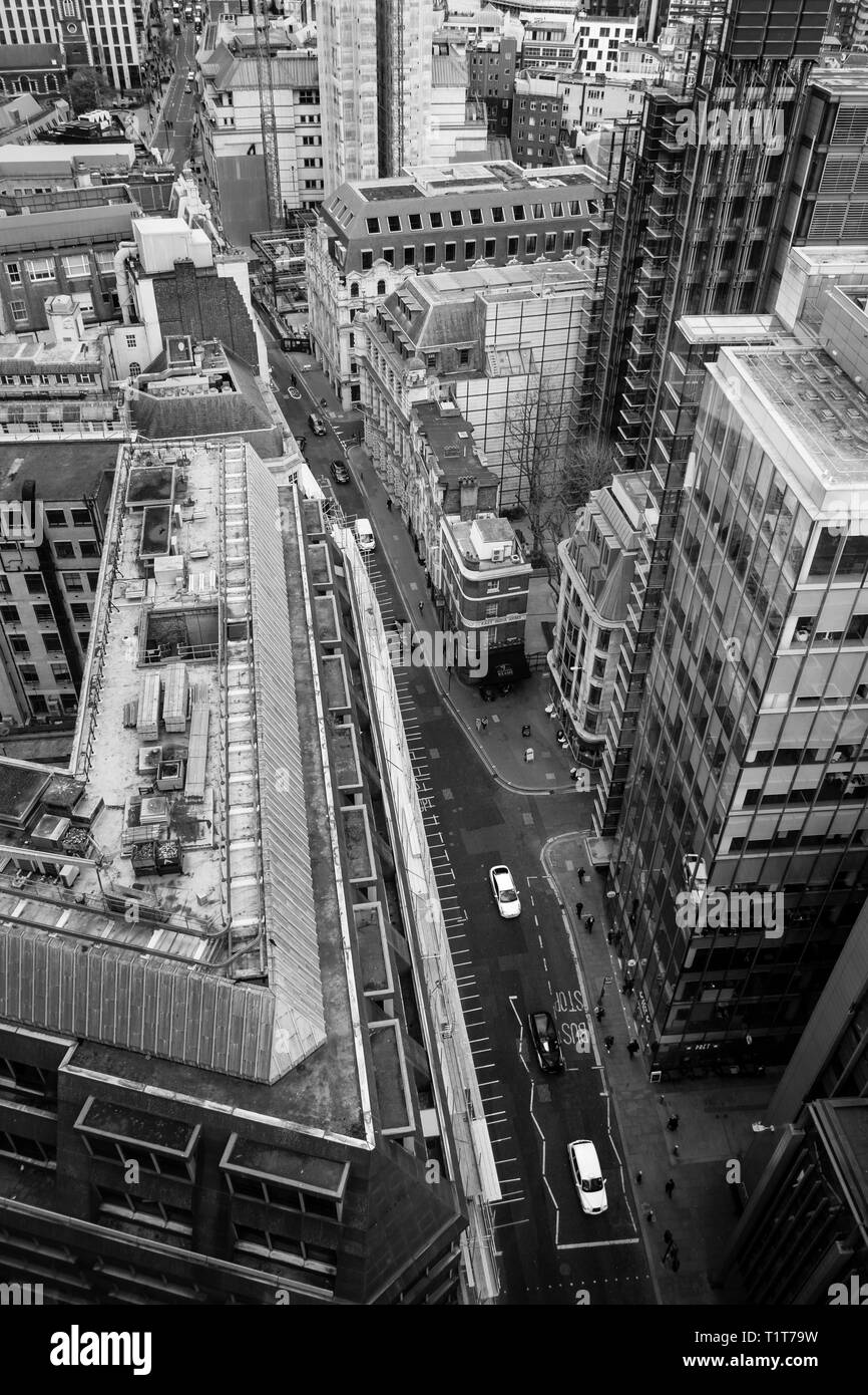 Londra in bianco e nero fotografia urbani: vista in Fenchurch Street dal giardino del tetto a 120 Fenchurch Street, Londra, Regno Unito Foto Stock