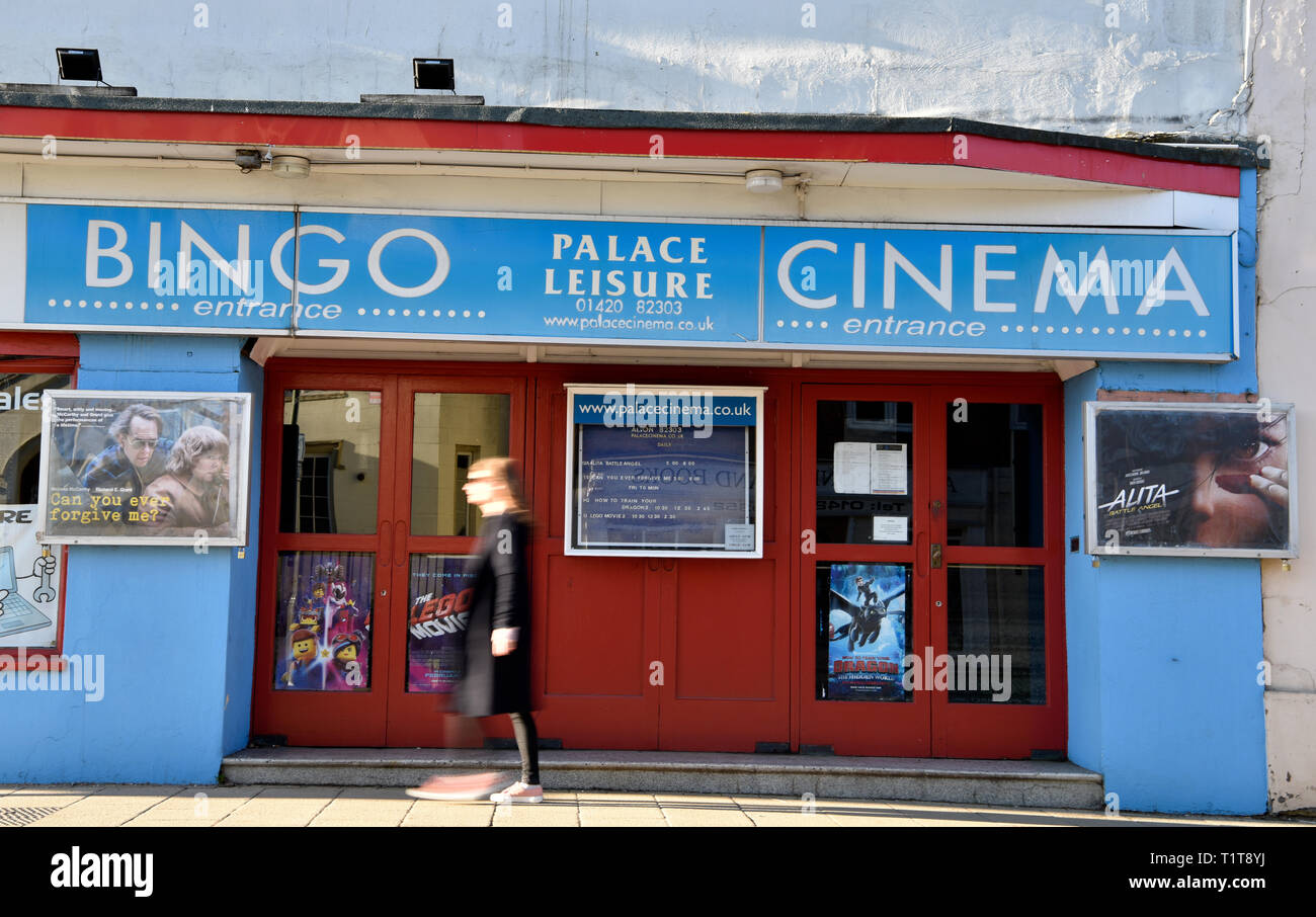 Il palazzo tradizionale cinema, un edificio risalente al 1911, Normandia Street, Alton, HAMPSHIRE, Regno Unito. Foto Stock