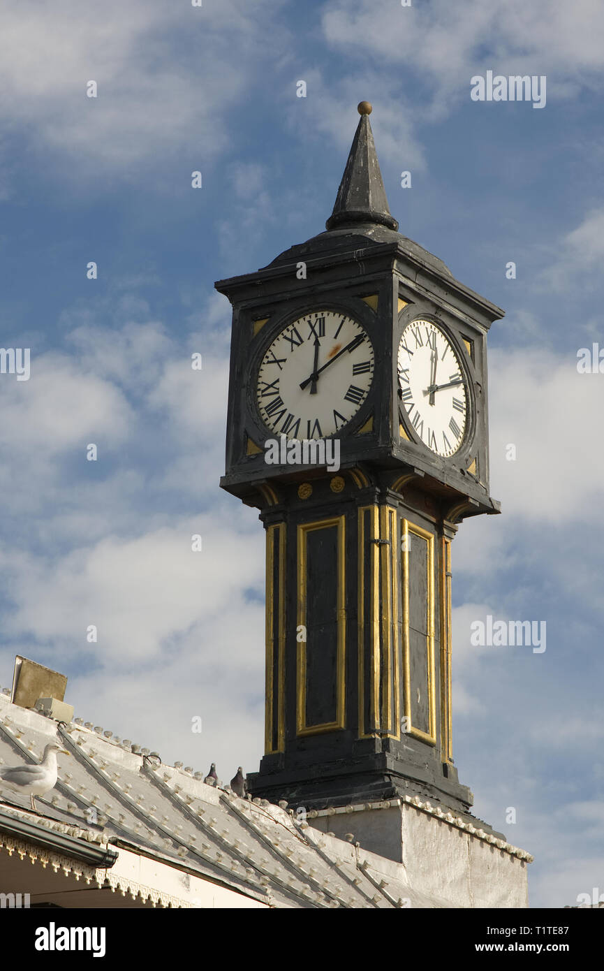 Orologio sul molo di Brighton, East Sussex, Inghilterra Foto Stock