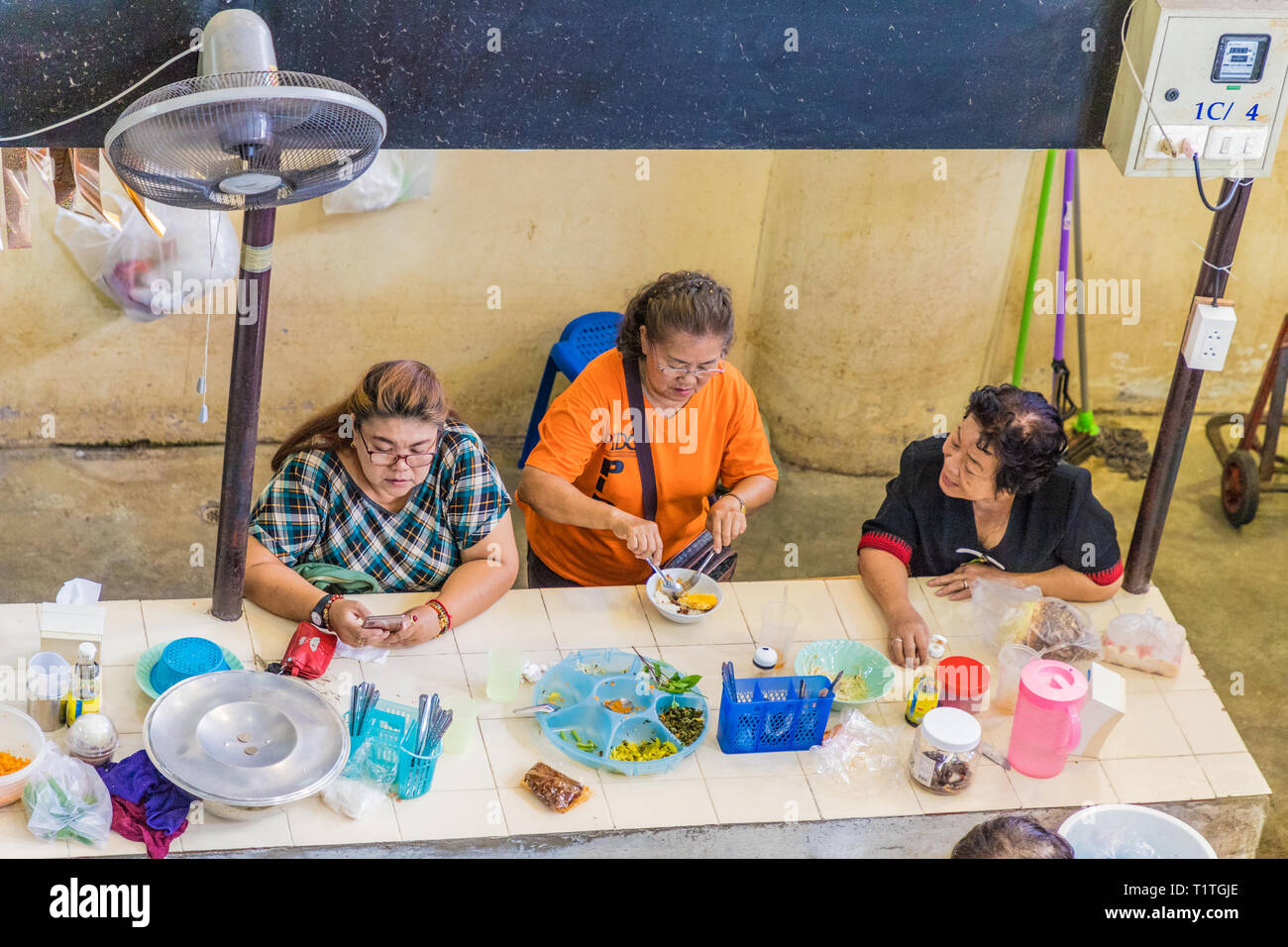 Una tipica scena nella città di Phuket Thailandia Foto Stock