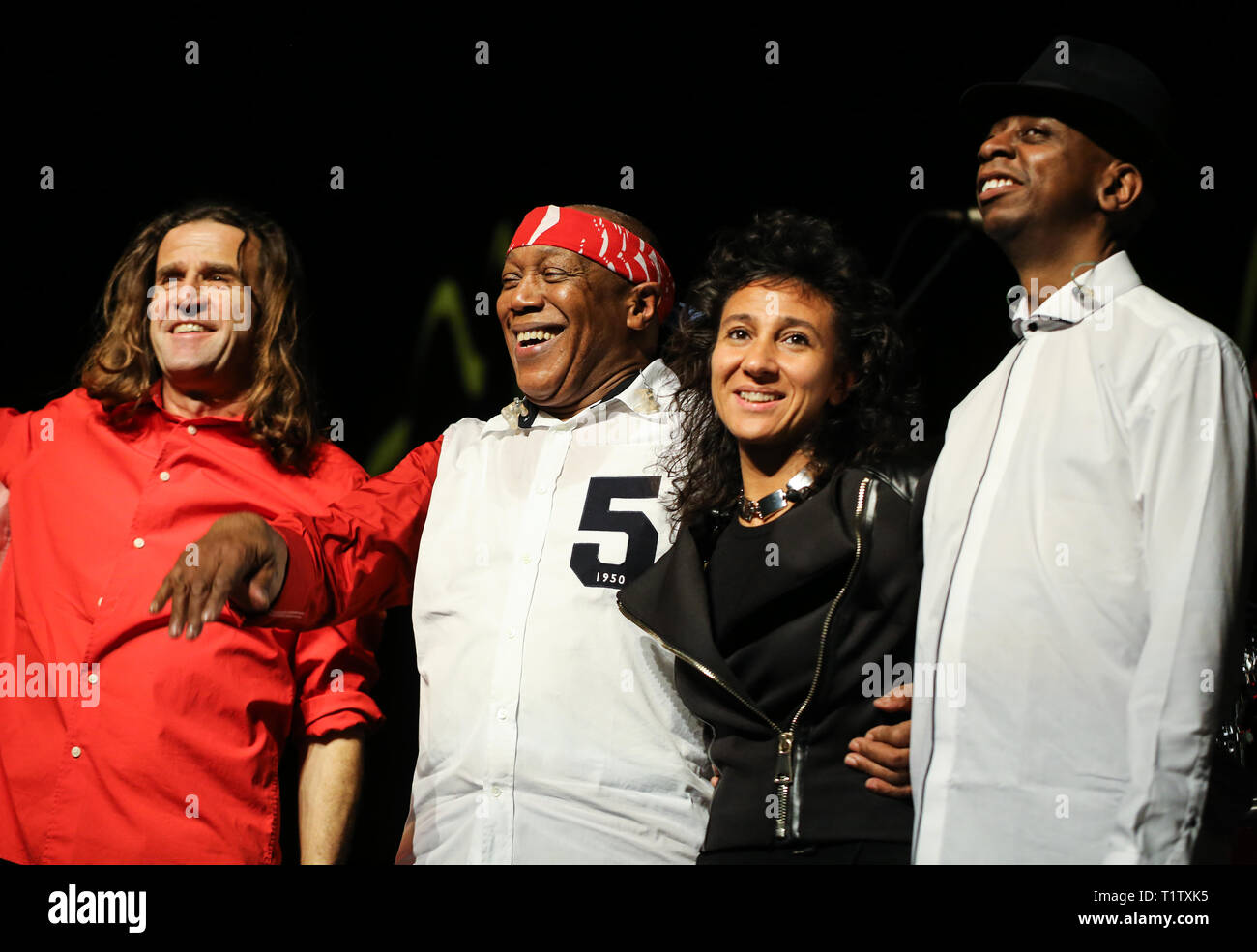 CRACOW POLONIA - MARZO 16, 2016: Billy Cobham band dal vivo sul palco in ghiaccio Cracow Polonia Foto Stock