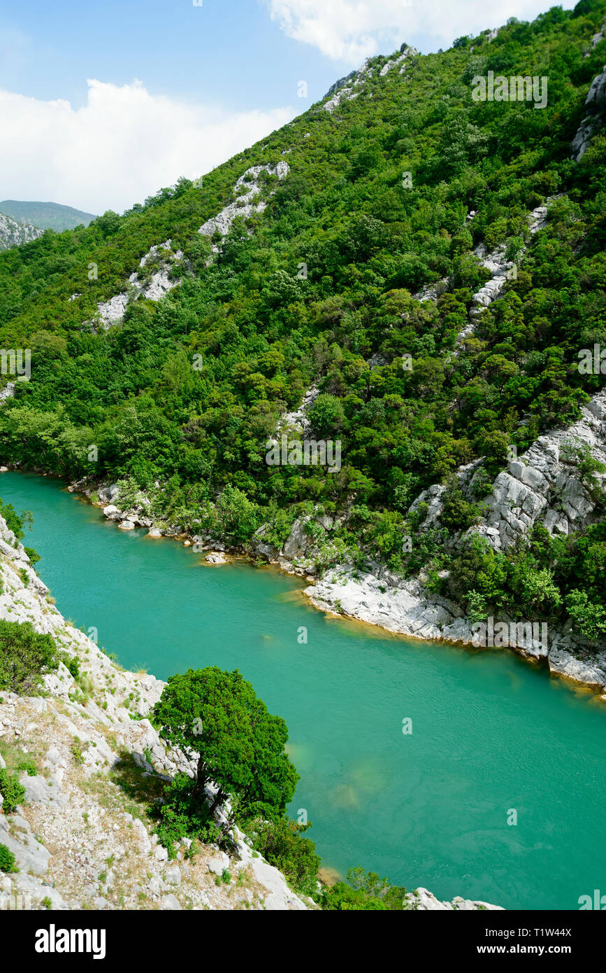 Tappetino del fiume vicino Shkopet, Ulza Parco Naturale Regionale, Albania, Mati Foto Stock