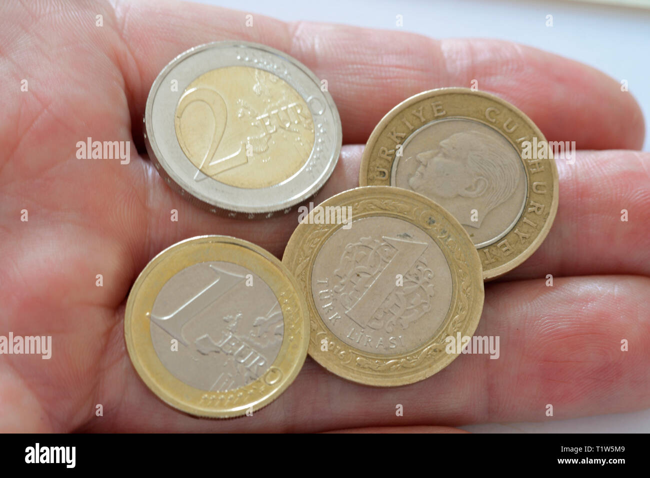 Euro e Lira Turca monete Foto Stock