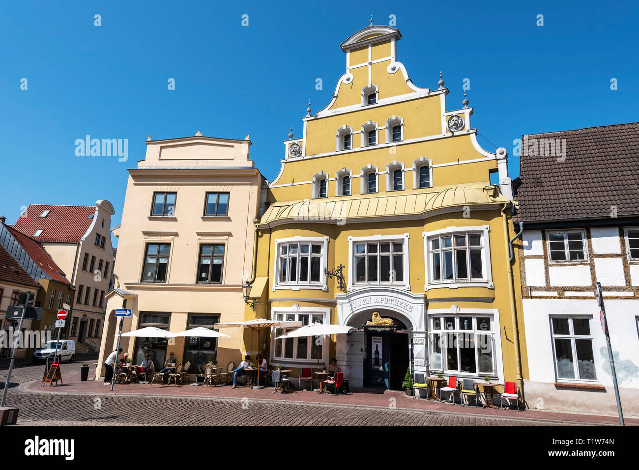 Ex Loewen-Apotheke, farmacia, ristorante, Wismar, Meclemburgo-Pomerania Occidentale, Germania Foto Stock