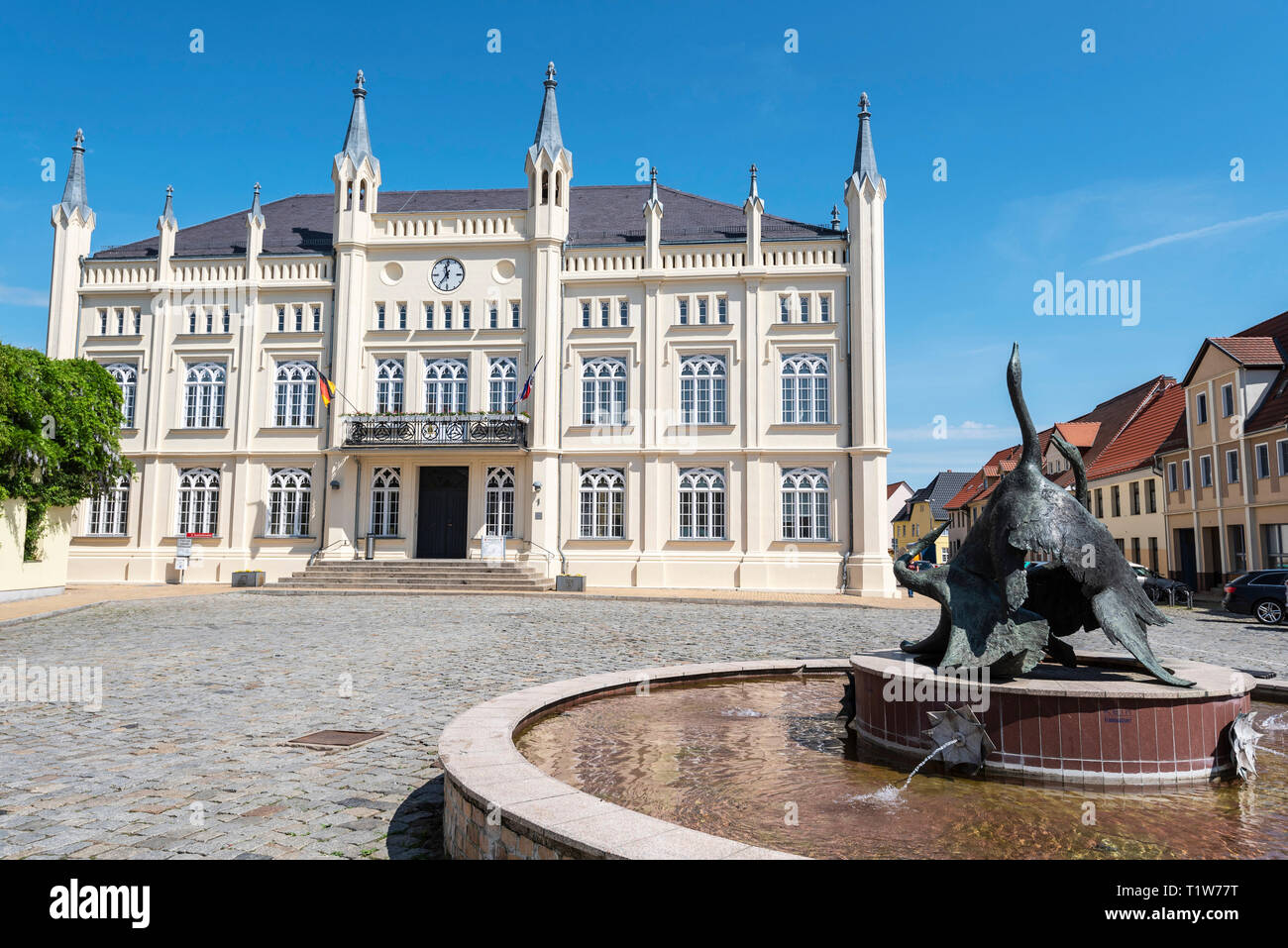 Town Hall, fontana, Buetzow, Meclemburgo-Pomerania, Germania Foto Stock