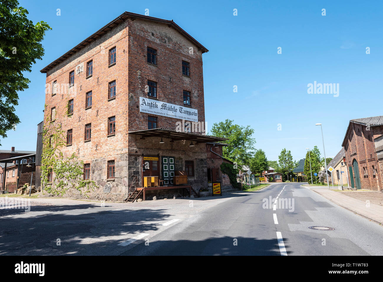 Vecchio mulino, negozio di antiquariato, Tarnow, Guestrow, Meclemburgo-Pomerania, Germania Foto Stock