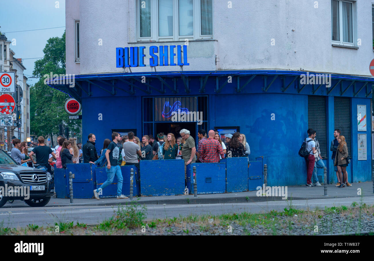Guscio di colore blu, Luxemburger Strasse, Koeln, Nordrhein-Westfalen, Deutschland Foto Stock