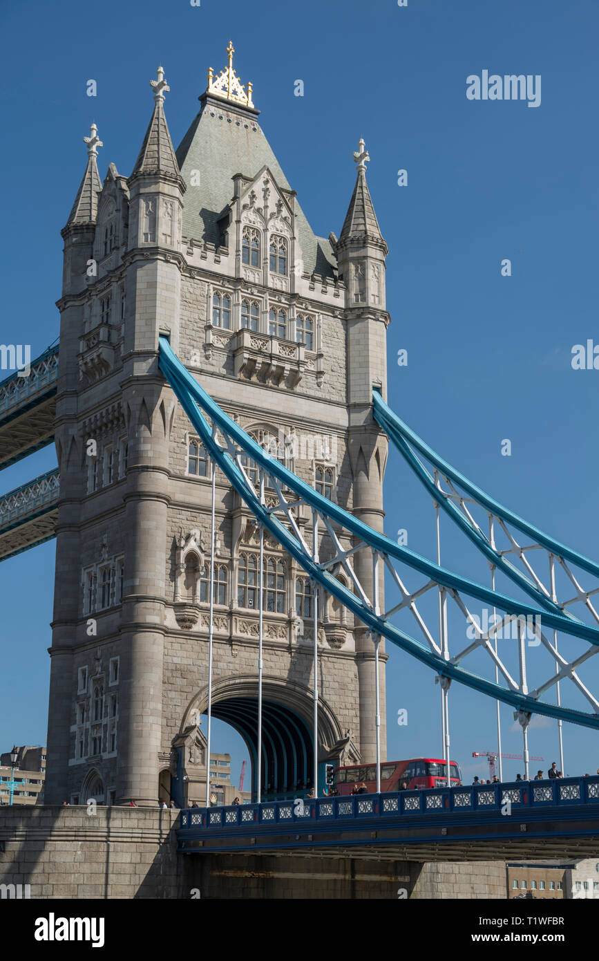 Il Tower Bridge di Londra, Regno Unito Foto Stock