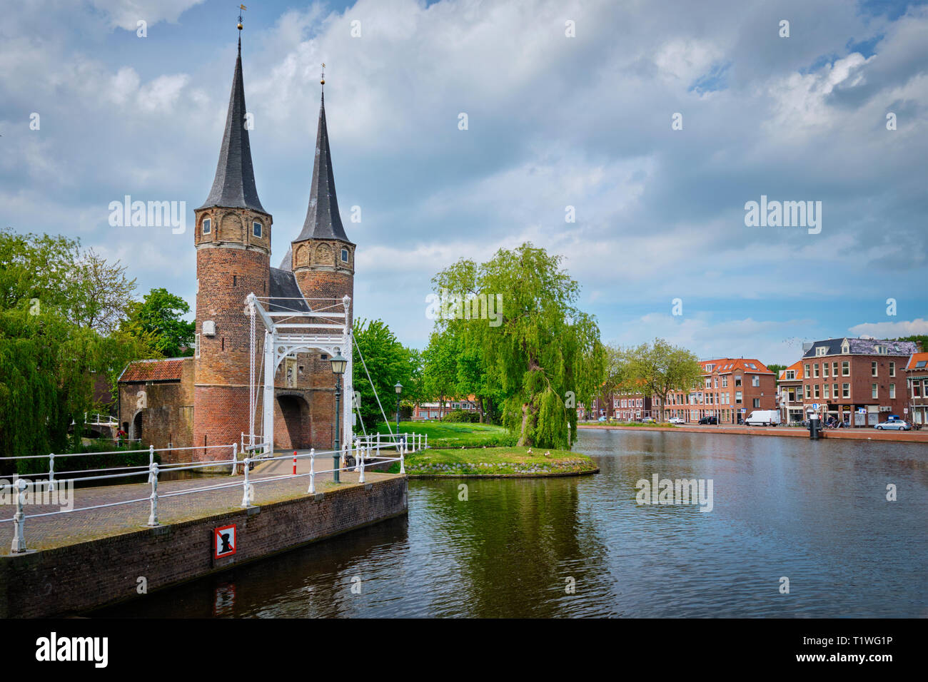 Oostport (Eastern gate) di Delft in giornata. Delft, Paesi Bassi Foto Stock