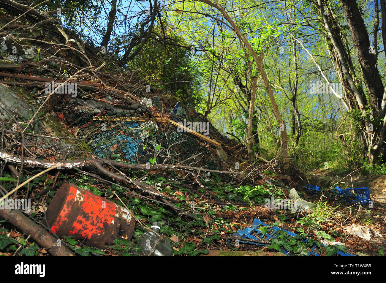 Inquinamento ambientale, l'inquinamento del suolo in Toscana, Italia. Foto Stock