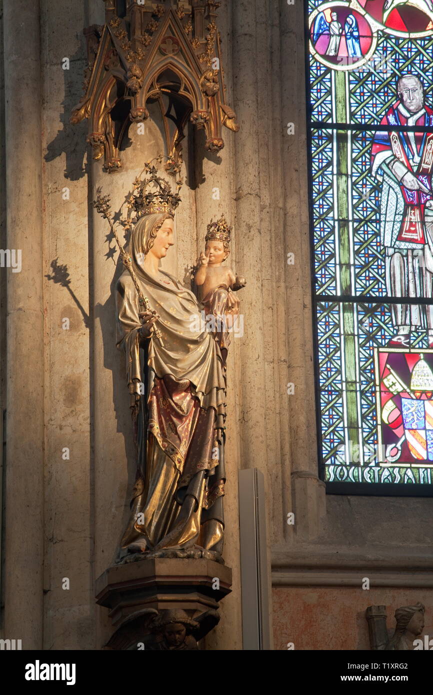 Belle arti, l'arte religiosa, Madonna statua nella cattedrale di Colonia, artista del diritto d'autore non deve essere cancellata Foto Stock