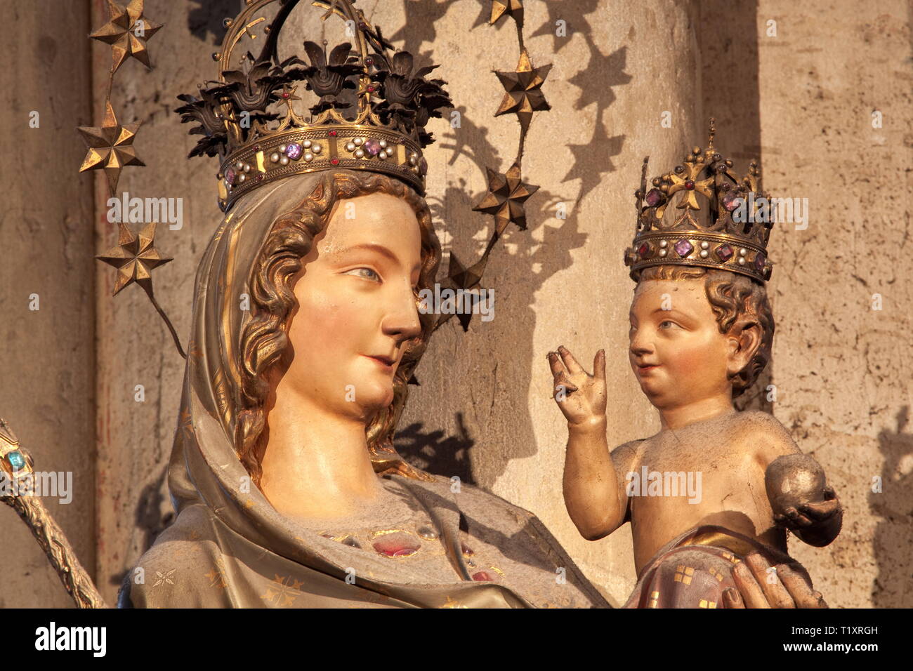 Belle arti, l'arte religiosa, Madonna statua nella cattedrale di Colonia, artista del diritto d'autore non deve essere cancellata Foto Stock