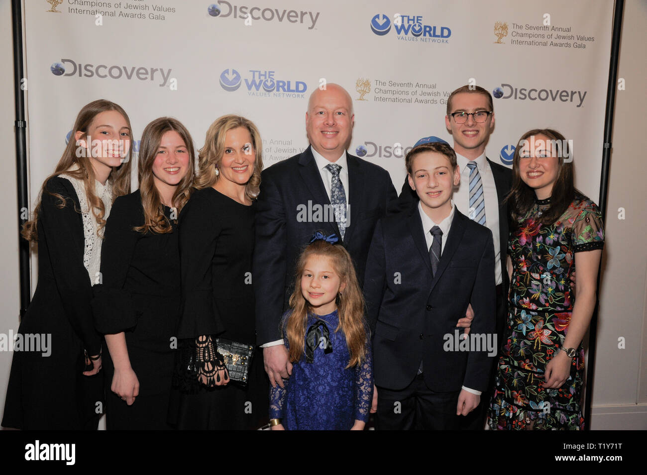 New York, Stati Uniti d'America. 28 Mar, 2019. Jason Greenblatt e famiglia partecipare alla settima Champions annuale dei valori ebraico International Awards Gala a Carnegie Hall il 28 marzo 2019 a New York City. Credito: Ron Adar/Alamy Live News Foto Stock