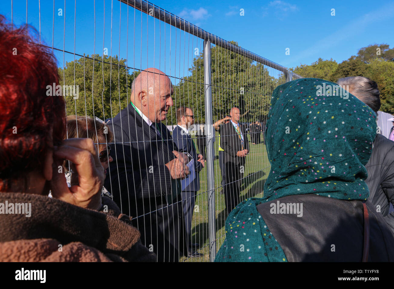 Christchurch, Nuova Zelanda. 29 mar 2019. Australian Governatore Generale, Perter Cosgrove, e sua moglie Lynne Cosgrove, è venuto per incontrare il pubblico e di dare il suo cordoglio. Circa 50 persone sono state uccise in Christchurch moschee attacco terroristico le riprese di targeting Masjid Al Noor moschea e la Moschea Linwood. Credito: SOPA Immagini limitata/Alamy Live News Foto Stock