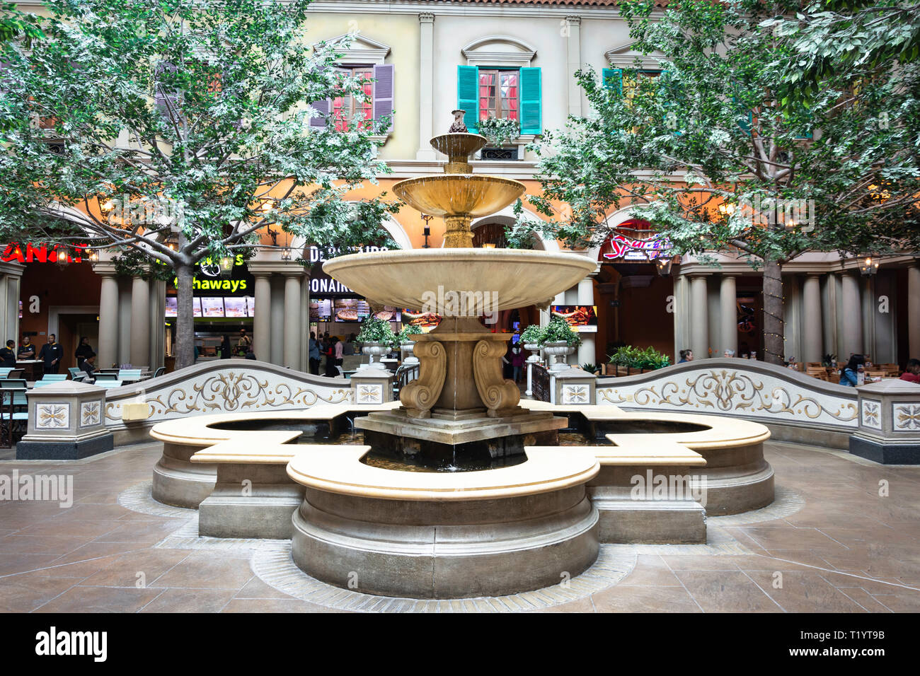 Il fast food Italianamente fontana nel food court a Montecasino Leisure & Casino complessa, Fourways, Sandton Johannesburg, provincia di Gauteng, Repubblica di Foto Stock