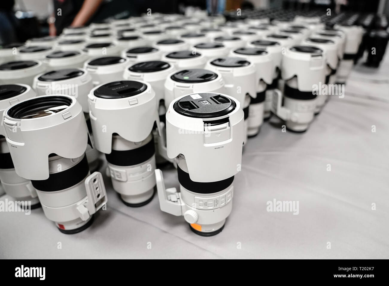 Tenerife, Spagna - 21 Marzo 2019: Sony 70-200 lenti per alfa 9 serie sono impilati durante una conferenza per i fotografi. Foto Stock