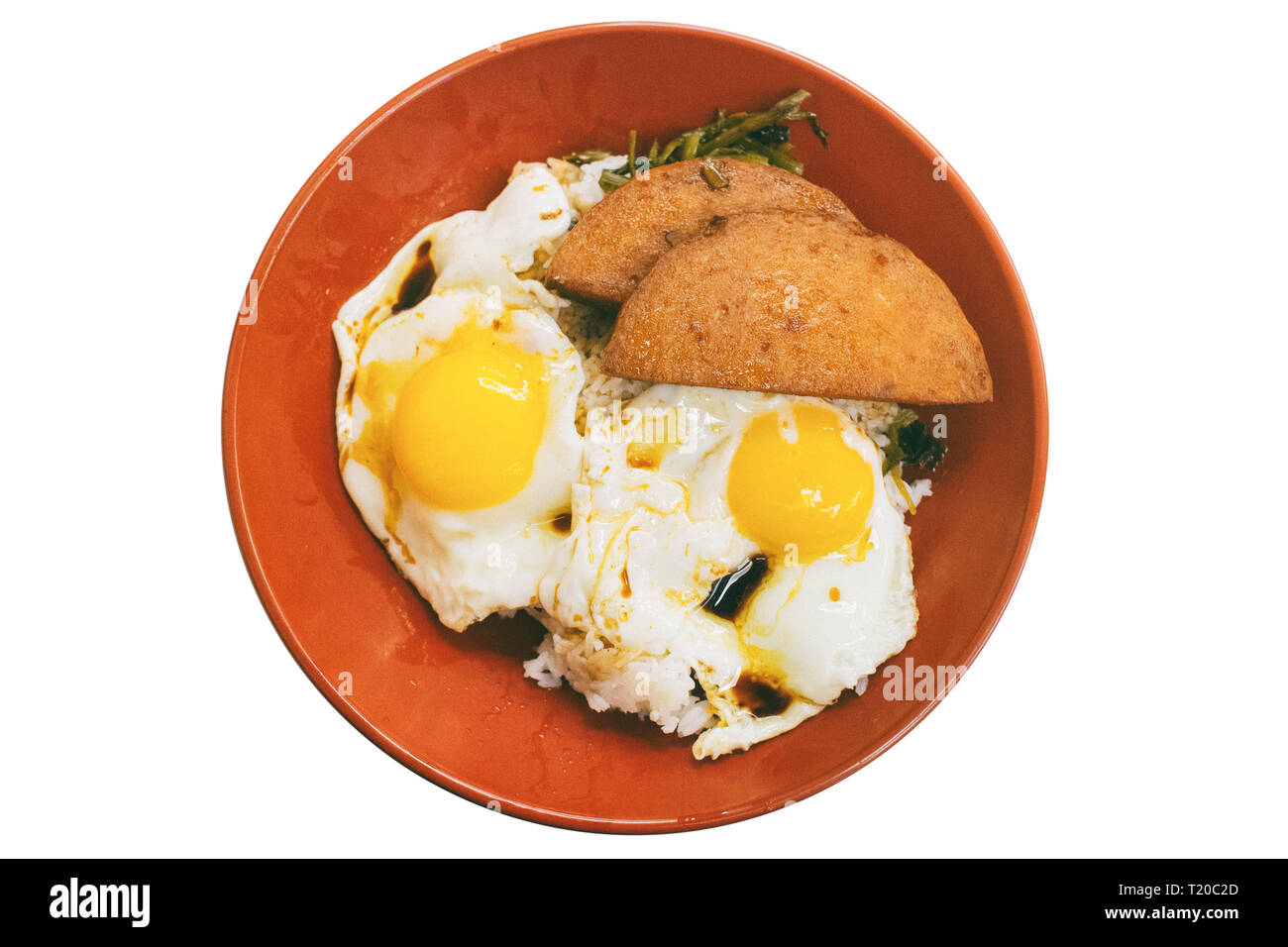 Pranzo di carne e uova fritte soleggiato lato alto del riso in Hong Kong. prese nel piatto modo laici isolato nel percorso di clipping. Foto Stock