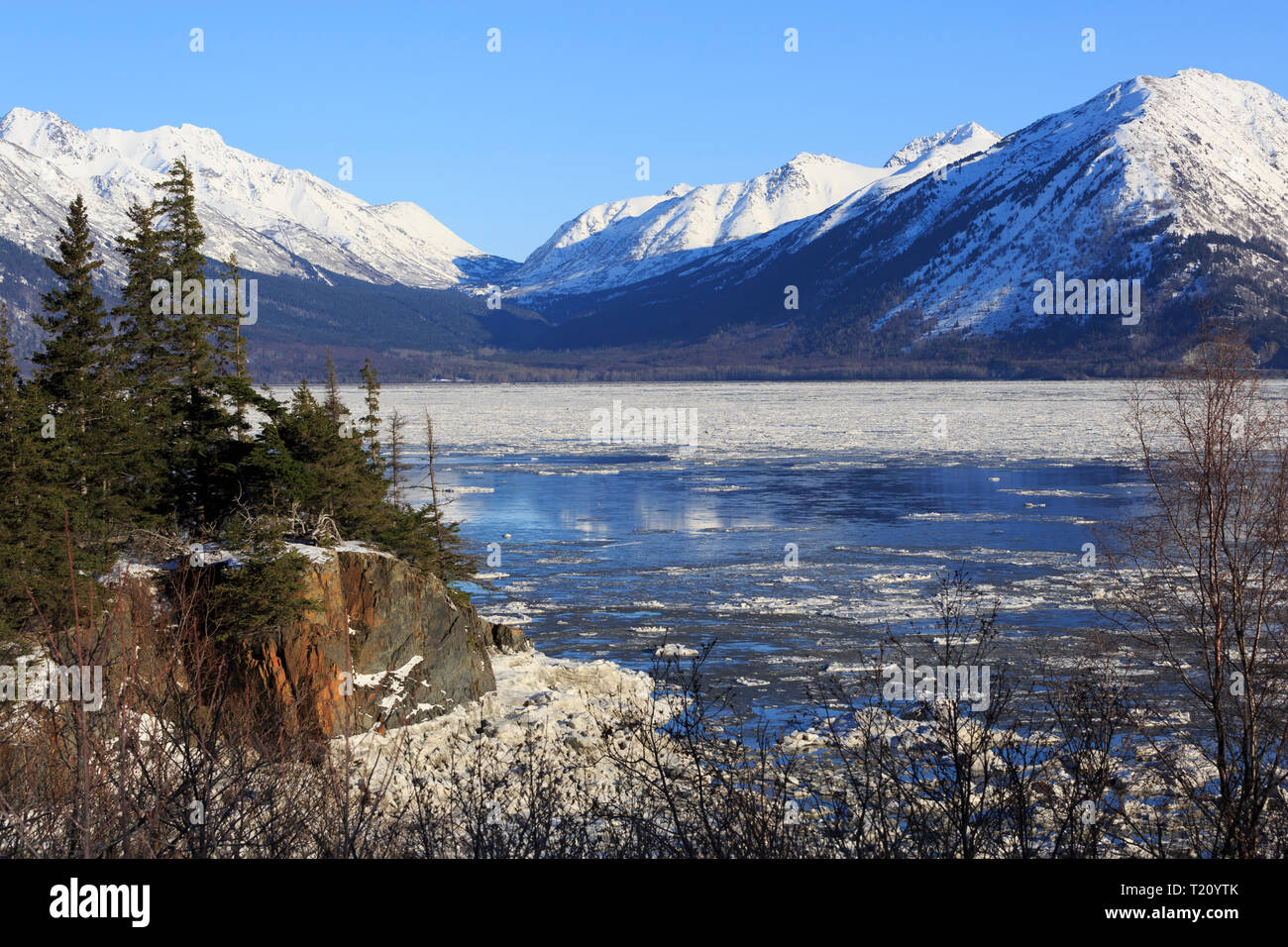 Turnagain Arm e Chugach Range da Sunrise, Alaska Foto Stock
