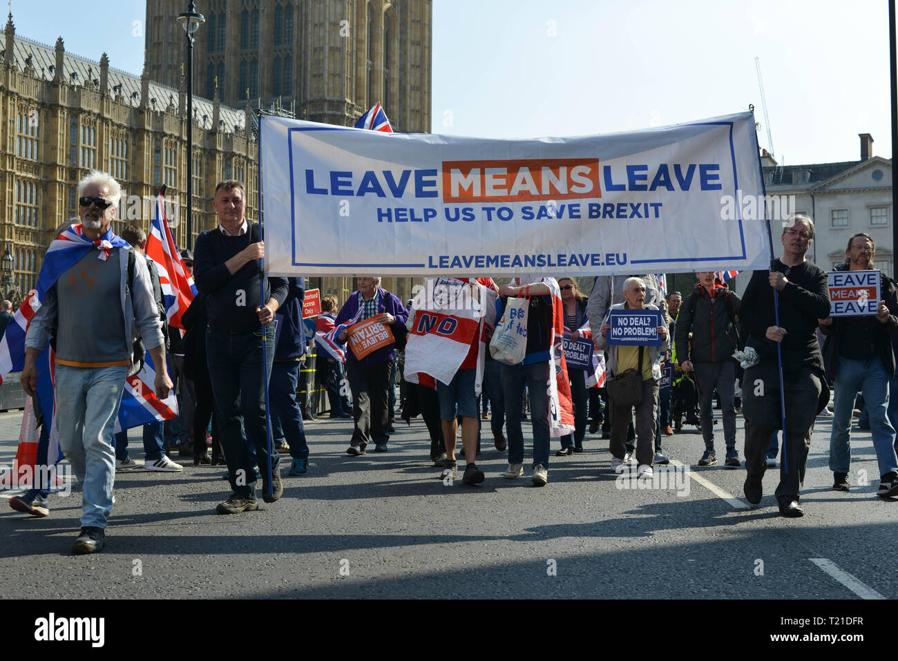 Londra, Regno Unito. 29 marzo, 2019. Gli attivisti Pro-Brexit dimostrare di fronte alla sede del Parlamento, il giorno in cui il Regno Unito è stato supposto per essere a lasciare l'UE. Credito: Thomas Krych/Alamy Live News. Foto Stock