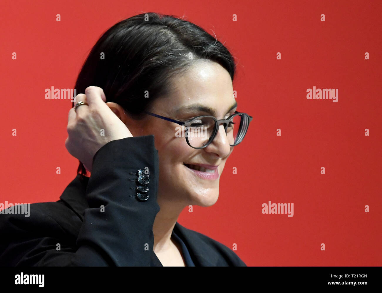 Norderstedt, Germania. 30 Mar, 2019. Serpil Midyatli, neo eletto SPD stato presidente del Schleswig-Holstein, nel suo discorso di applicazione. Ella ha ricevuto 90.09 percento dei voti al partito di Stato conferenza. Credito: Carsten Rehder/dpa/Alamy Live News Foto Stock