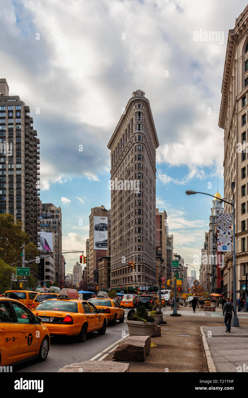 Flatiron Building di New York City, nello Stato di New York, Stati Uniti d'America. Il 22 piani, 285 piedi (87 metri) alto edificio progettato da Daniel Burnham è stata completata in Foto Stock