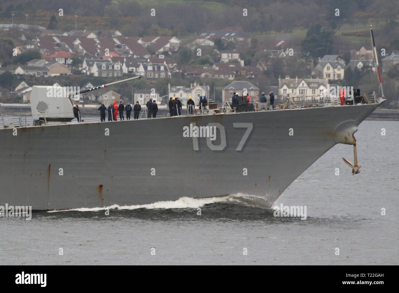 USS gravemente (DDG-107), un Arleigh Burke-class destroyer (volo IIA) azionato dal Navy US, sul suo arrivo per esercitare congiuntamente il guerriero 19-1. Foto Stock