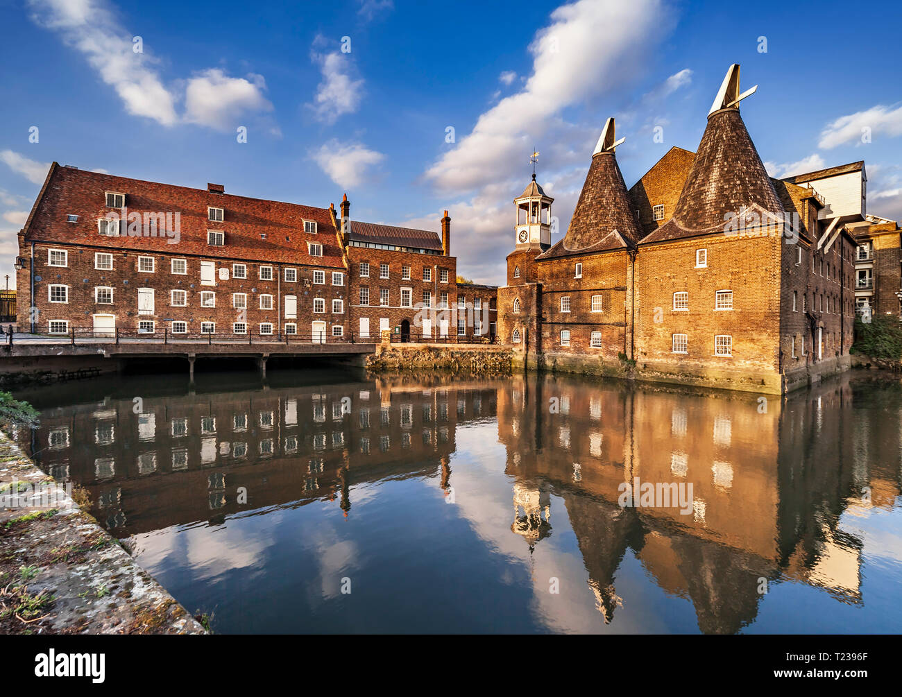 Tre mulini Isola, orologio Mill, Fiume Lee, Bromley-da-Bow, Newham, a est di Londra. Foto Stock