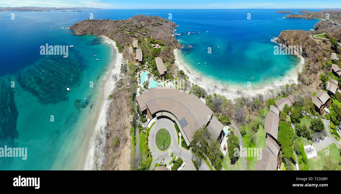 PAPAGAYO, COSTA RICA -18 MAR 2019- vista aerea del Four Seasons Resort Costa Rica e la penisola Papagayo durante la stagione secca in Guanacaste. Foto Stock