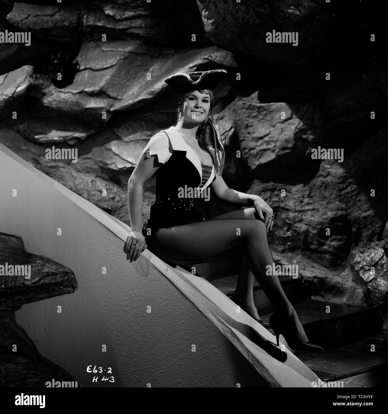 Il Cracksman (1963) Carol Cleveland, Data: 1963 Foto Stock