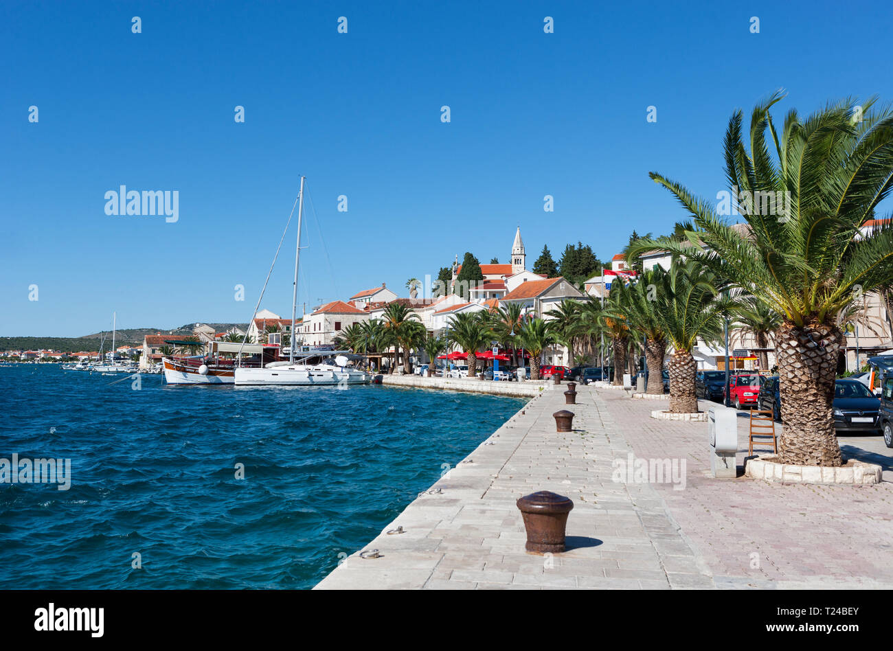 Croazia, Dalmazia, Rogoznica, Adria, Porto, promenade Foto Stock