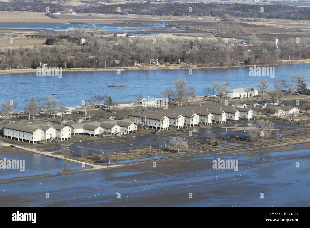 Camp Ashland, il Nebraska esercito Guardia nazionale di formazione premier sito, comincia ad asciugarsi diversi giorni dopo catastrofiche inondazioni hanno provocato l'evacuazione di truppe e di attrezzature. Il sito di formazione è la casa del reggimento 209th. (Nebraska Guardia Nazionale foto dal personale dell'esercito Sgt. Koan Nissen) Foto Stock