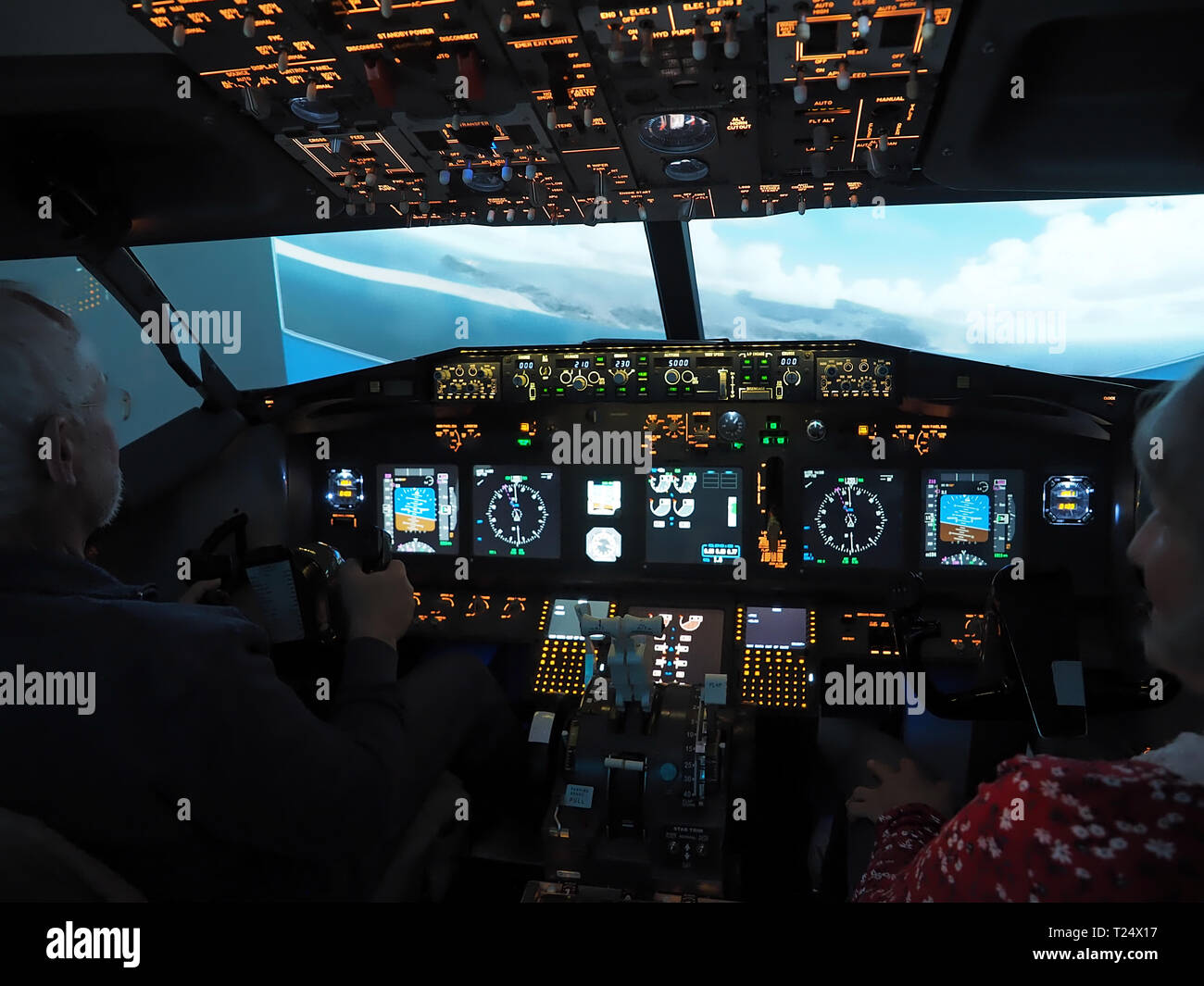 Il cockpit di un Boeing 737 del simulatore di volo in Moenchengladbach, Germania Foto Stock