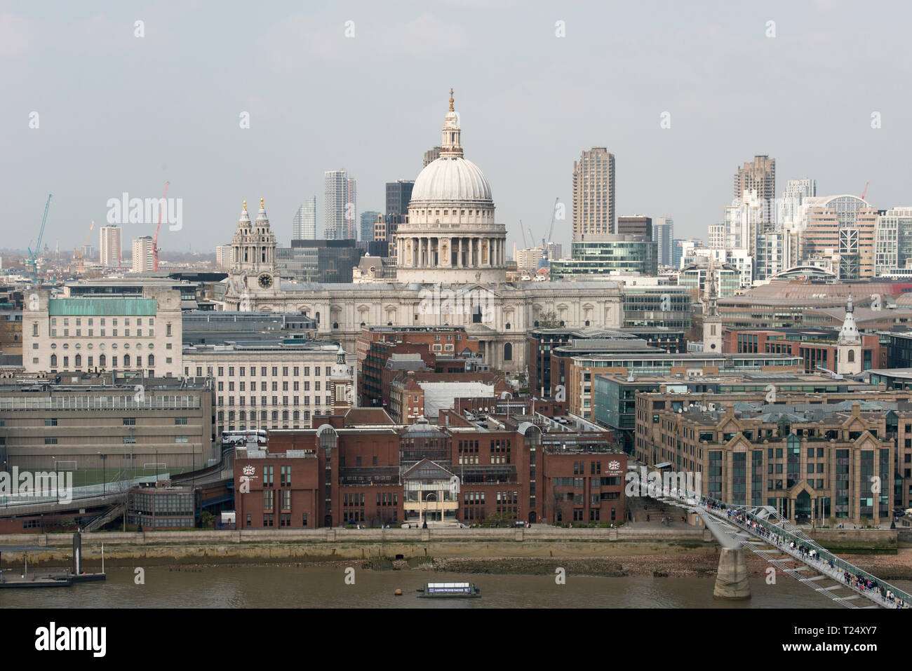 La Tate Modern di Londra, Regno Unito. Il 30 marzo, 2019. Vista aerea della città. © Byron Kirk Foto Stock