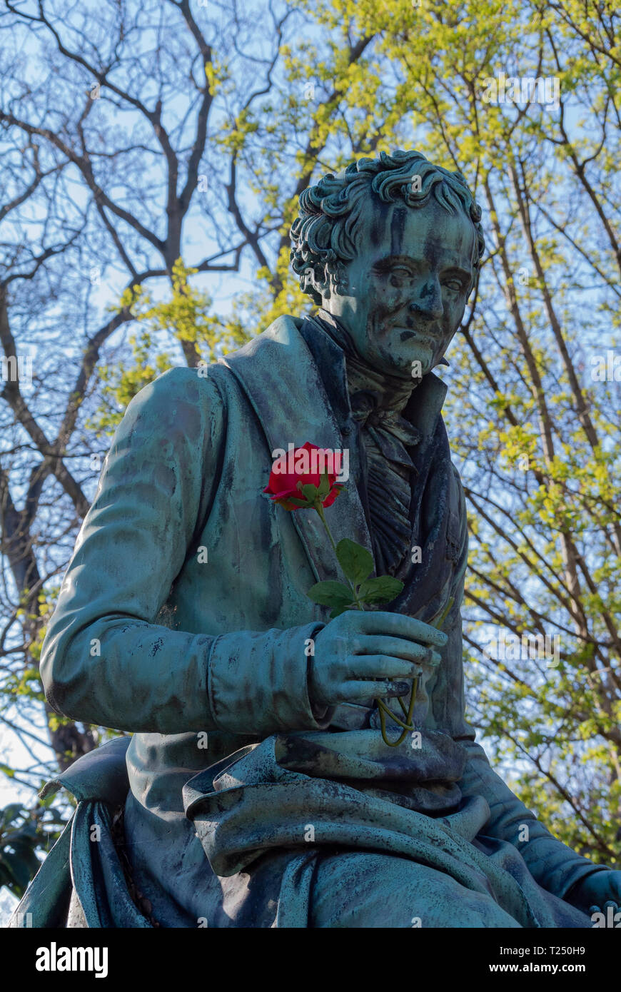 Una statua di Vivant Denon, ex direttore del museo del Louvre a Pere Lachaise, Parigi, Francia Foto Stock