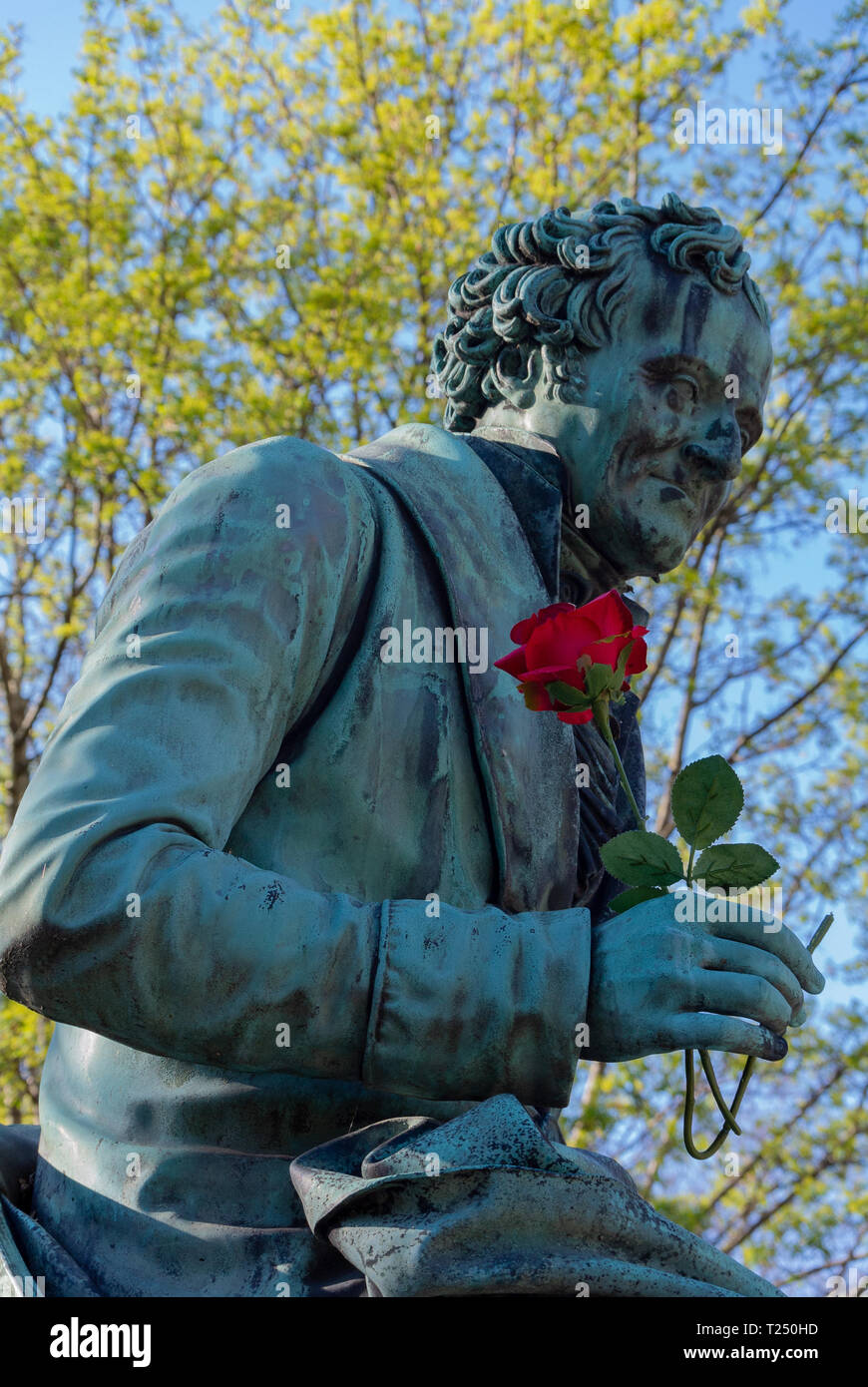 Una statua di Vivant Denon, ex direttore del museo del Louvre a Pere Lachaise, Parigi, Francia Foto Stock