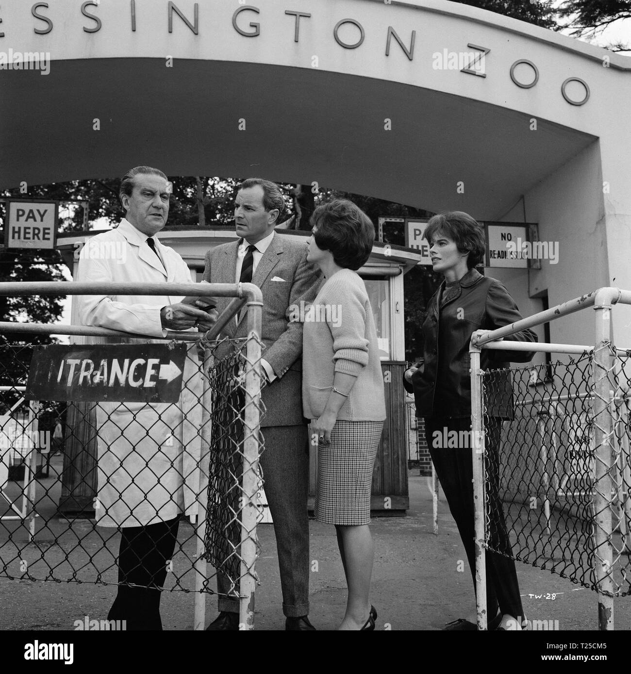 Acque agitate (1969) Arnold Bell, Michael Goodliffe, Zena Walker, Yvette Rees, Data: 1969 Foto Stock