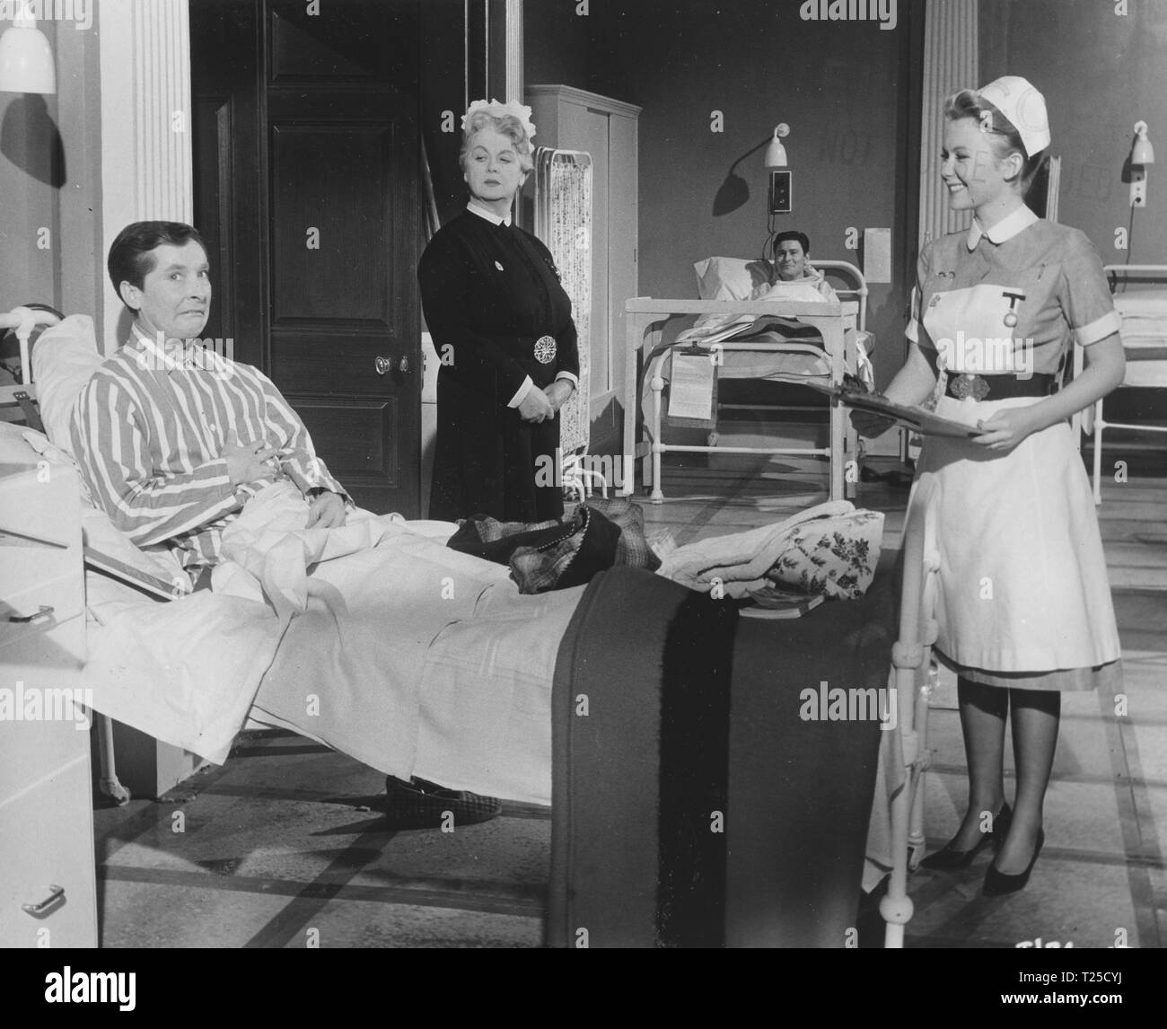 Due volte intorno le giunchiglie (1962) Kenneth Willliams, Renee Houston, Ronald Lewis, Giulietta mulini, Data: 1962 Foto Stock