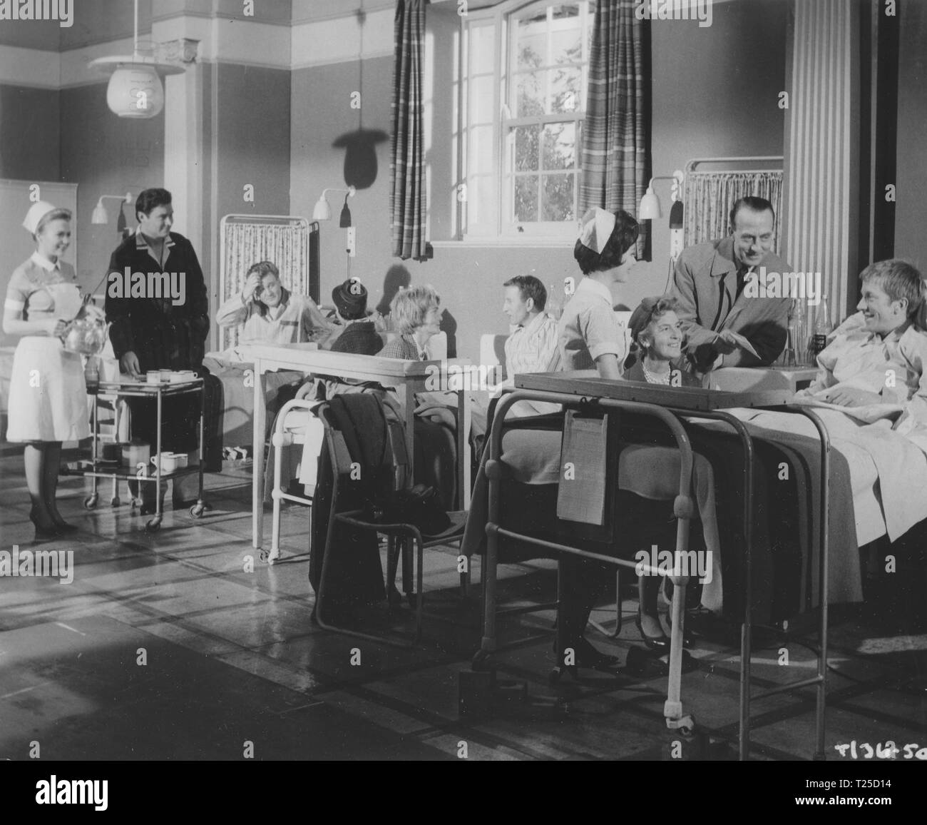 Due volte intorno le giunchiglie (1962) Giulietta mulini, Ronald Lewis, Donald Houston, Sheila Hancock, Lance Percival, Andrew Ray, Amanda Reiss, Data: 1962 Foto Stock