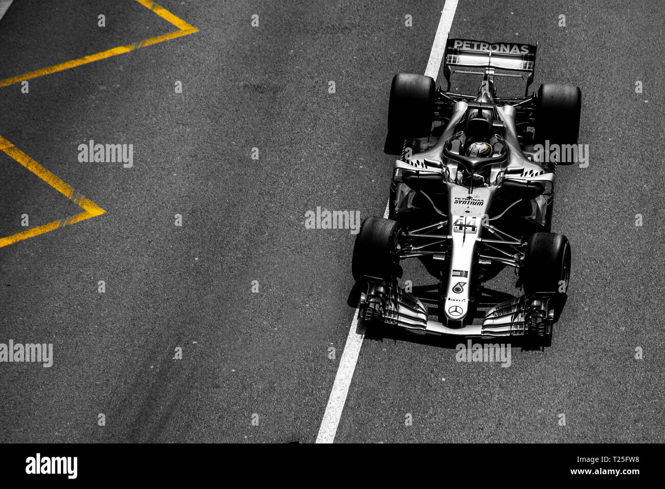 Monte Carlo/Monaco - 05/24/2018 - campione del mondo #44 Lewis Hamilton (GBR) nella sua AMG Mercedes Petronas w09 durante la pratica di apertura davanti al 20 Foto Stock